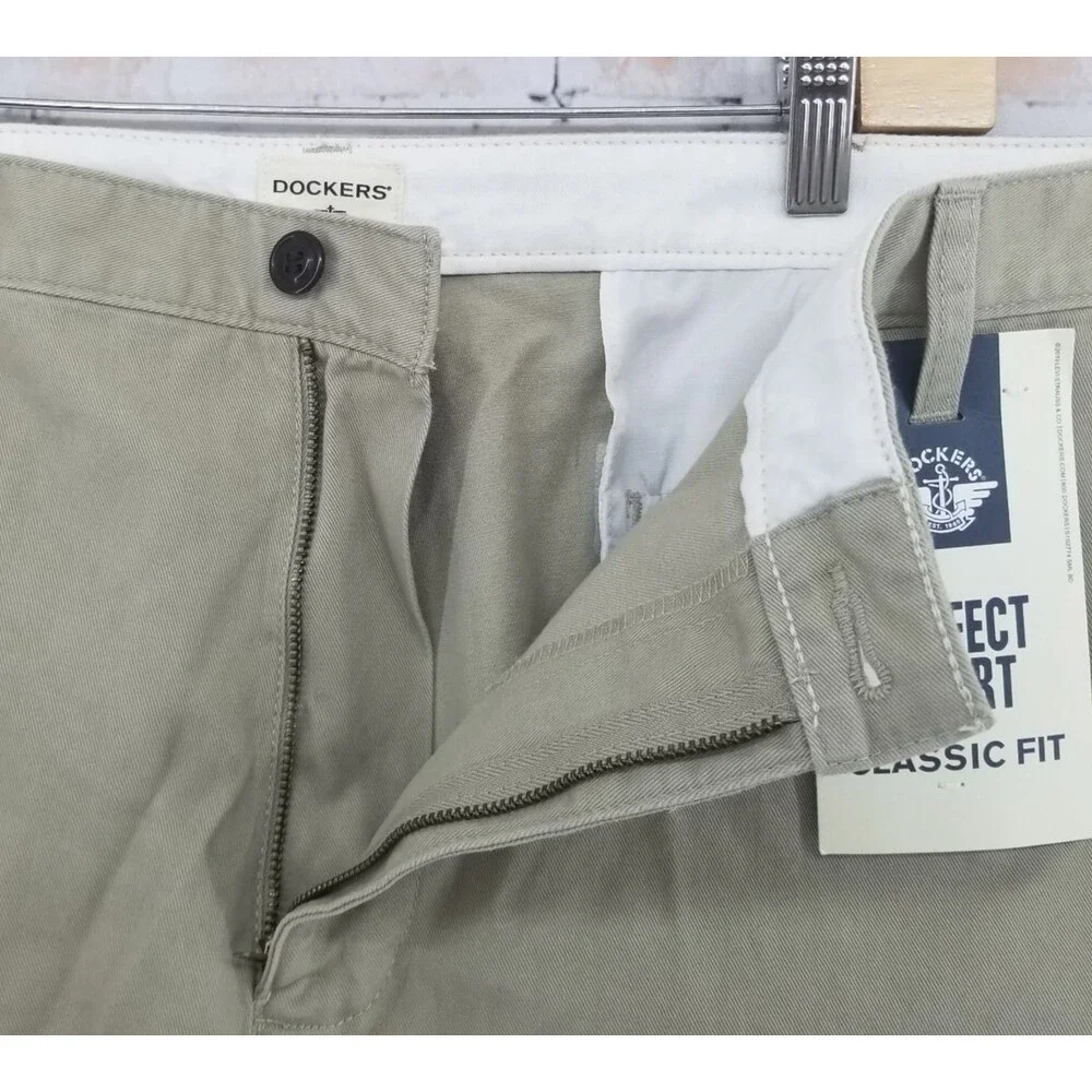NWT Dockers Perfect Short Classic Fit Sand Dune Khaki Men's 44W x 10.5L